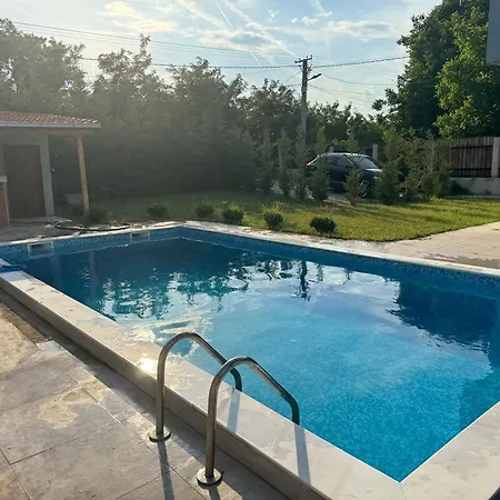Villa With Pool In